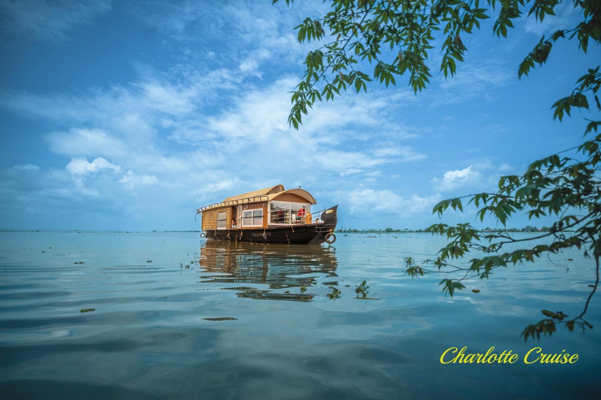 Hotel Charlotte Cruise House Boat Alappuzha Exterior foto